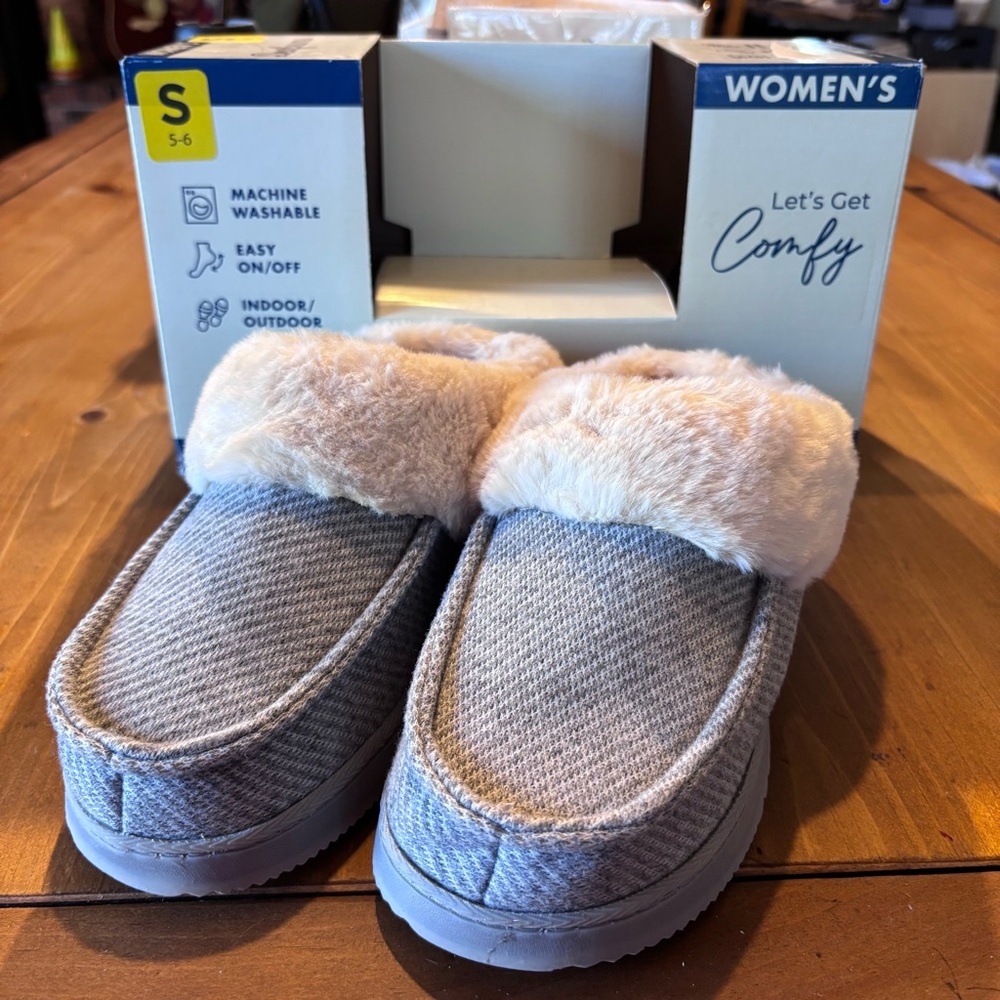 Dearfoams womens memory foam slip on cozy house shoes slippers gray S(5-6)